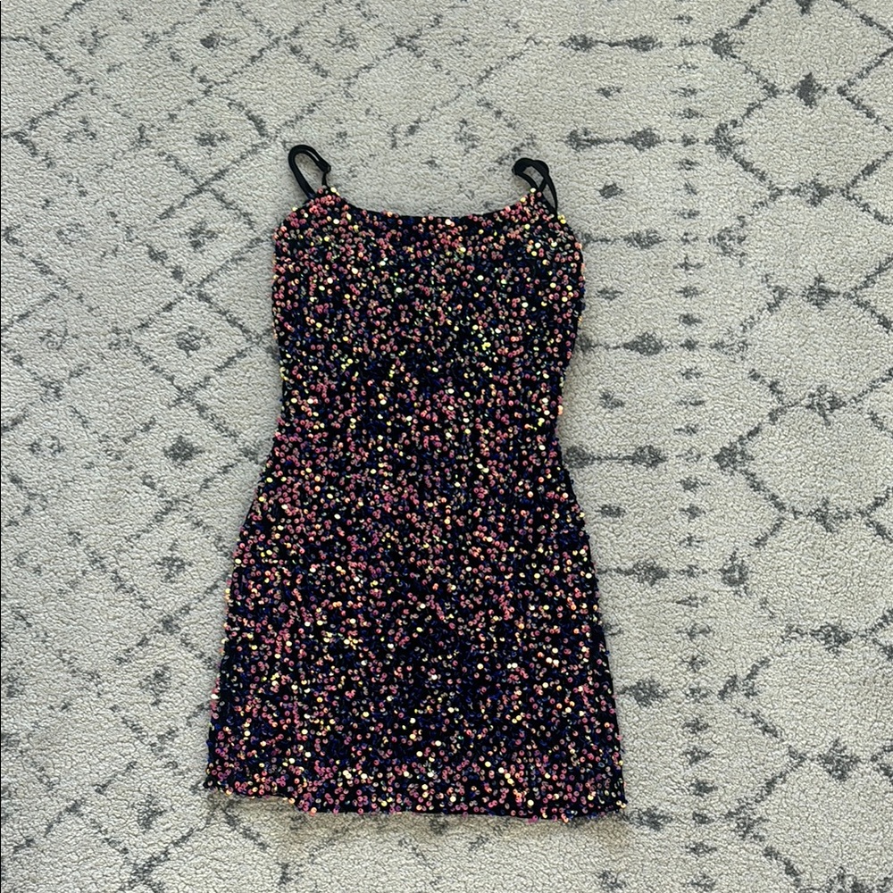 Black color-shift hoco dress - Picture 3 of 4